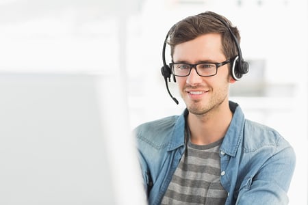 Azurance Support - Mann mit Headset