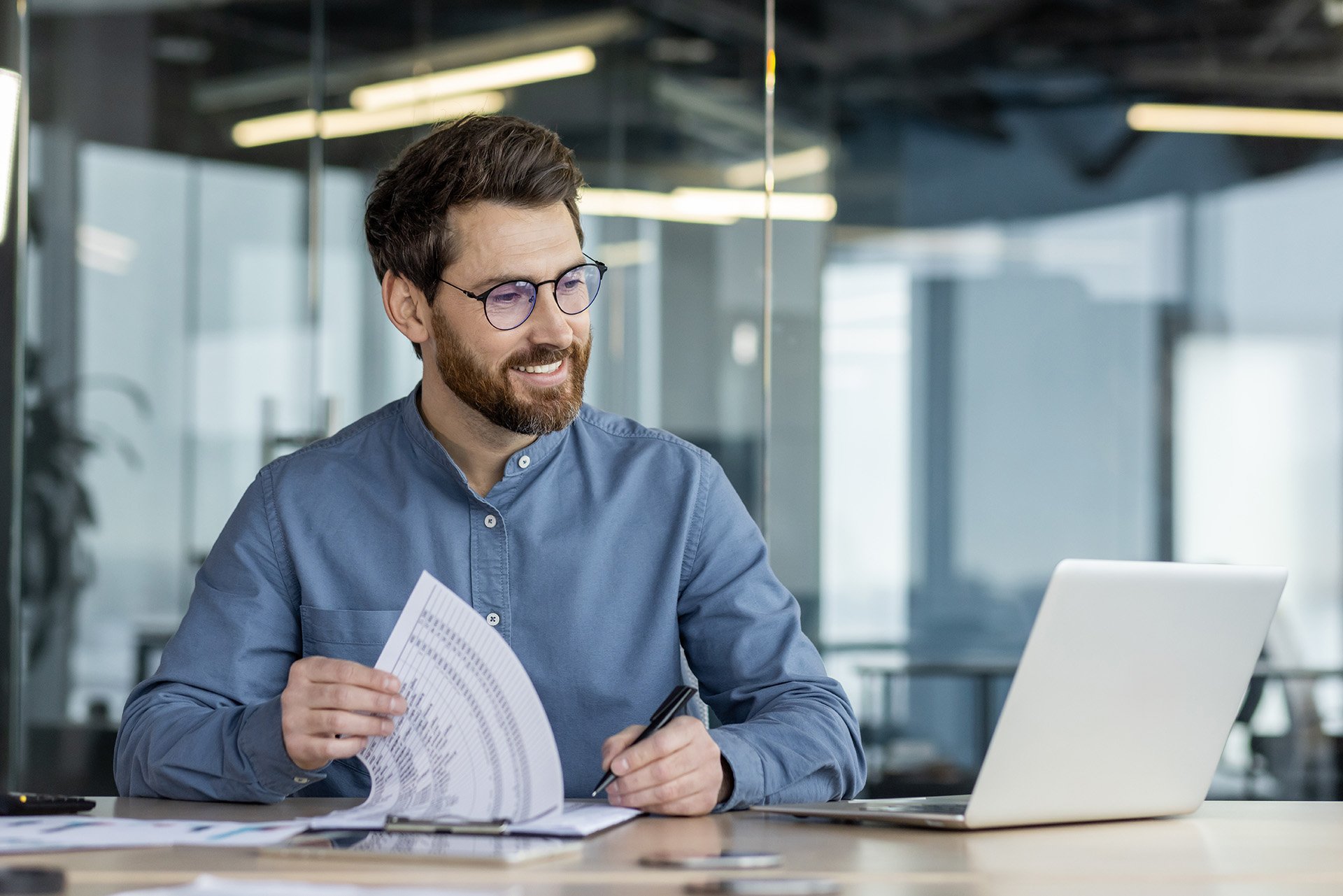 DE_HAL_KMU-Beratung_AdobeStock_856958974