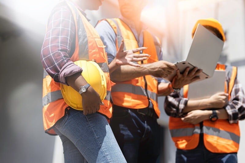 Devices-Laptop-Industrie-Branchenseite-2025