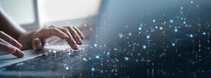 Mit einer konsolidierten Hybrid-Cloud-Plattform lassen sich On-Premises- und Cloud-Ressourcen zentral steuern, Automatisierung gezielt einsetzen und IT-Prozesse nachhaltig optimieren.