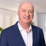 Günter Neubauer Hintergrund-1