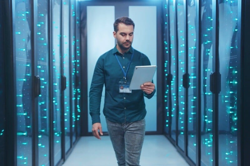 Infrastruktur-Server-Industrie-Branchenseite-2025