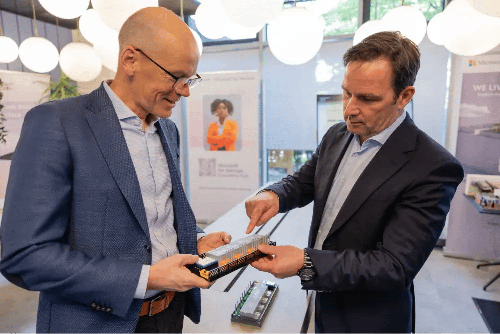 Microsoft-Cloud-Region-Austria-Rainer-Kalkbrener-Hermann-Erlach-erklärung-datacenter-web