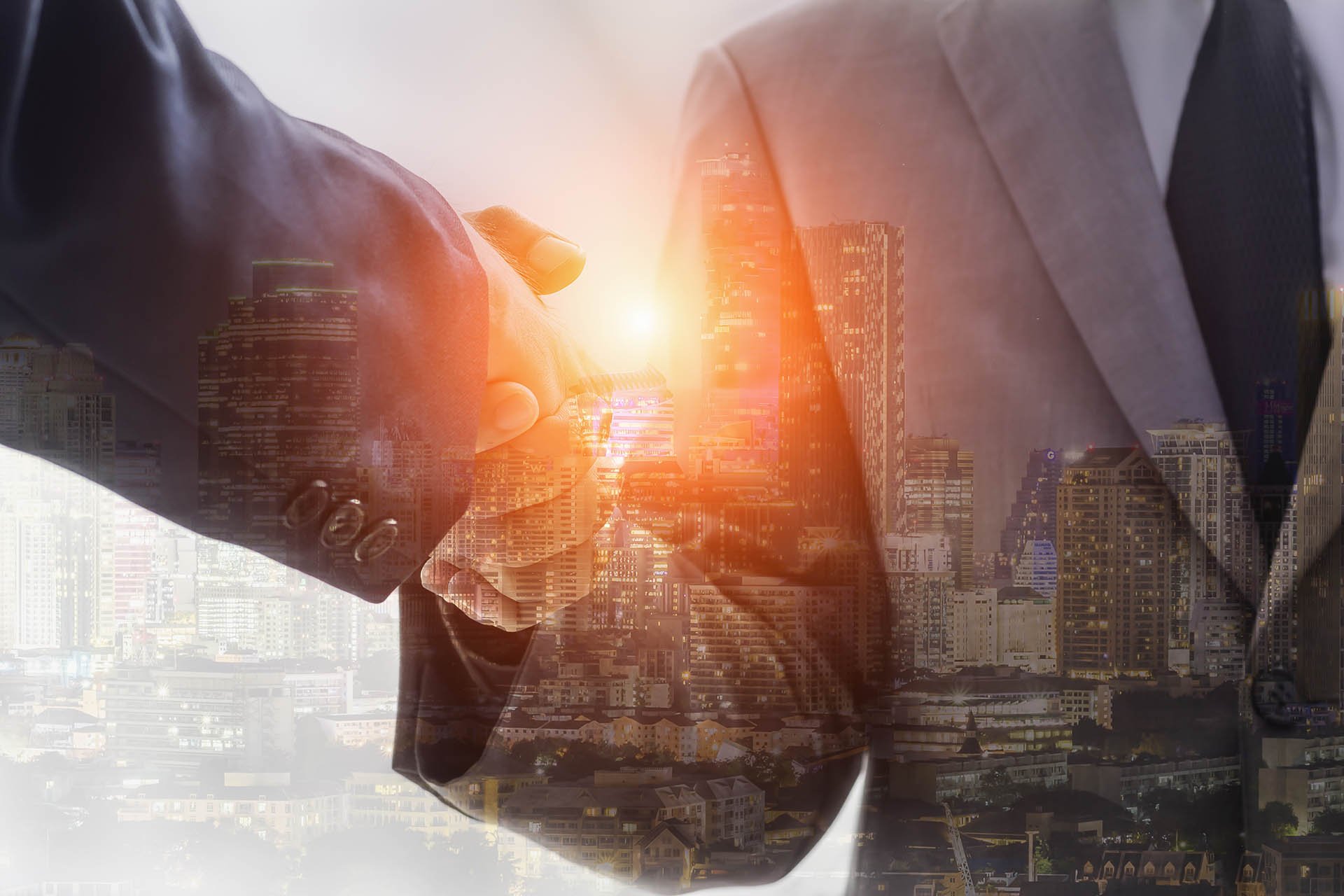 geschäftsleute_hände_schütteln_erfolg_handshake_geschäft_deal_partnerschaft