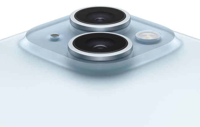 iPhone_15_Blue_Hero_Vertical_Screen__USEN_2000px