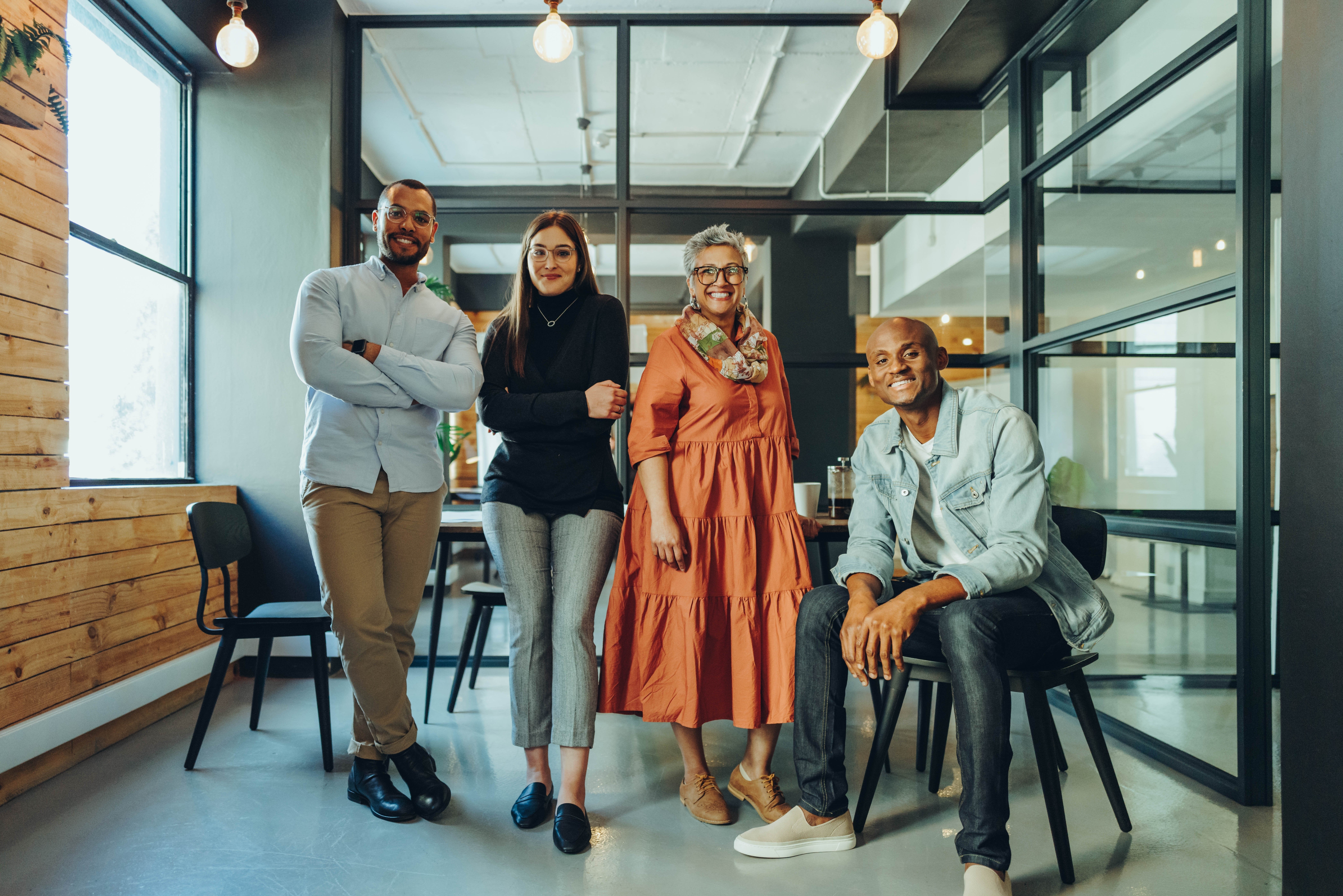 modern_workplace_people
