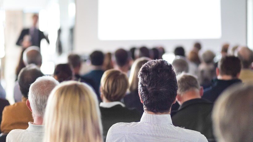 workshop-meeting-besprechung-vortrag-1-2